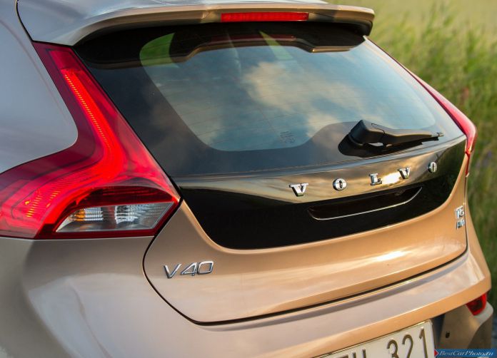 2014 Volvo V40 Cross Country - фотография 33 из 40