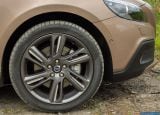 volvo_2014-v40_cross_country_1600x1200_036.jpg
