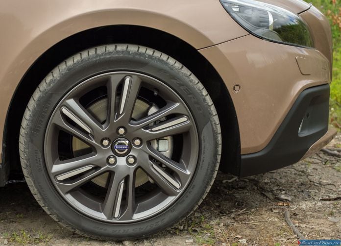 2014 Volvo V40 Cross Country - фотография 36 из 40
