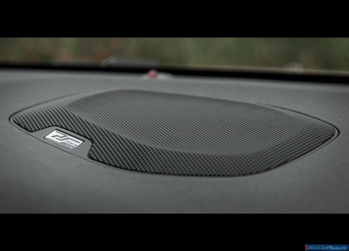 2014 Volvo V40 Cross Country - фотография 39 из 40