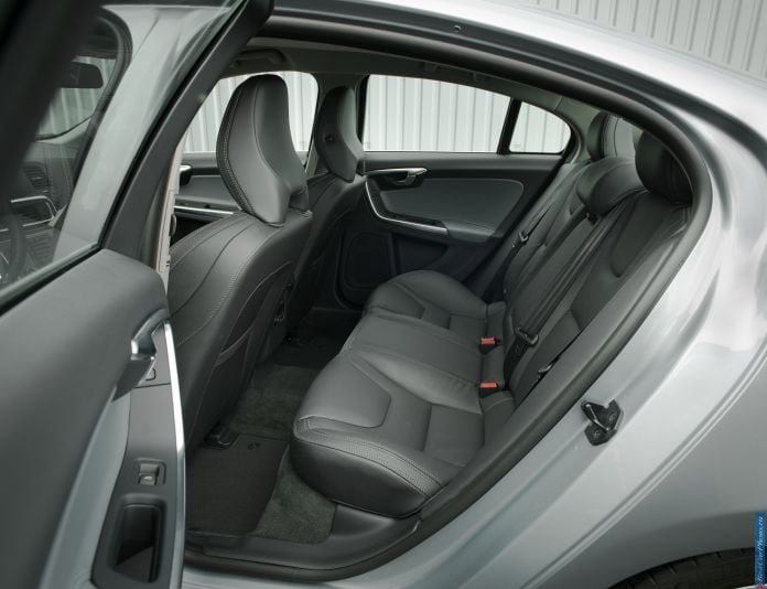 2014 Volvo S60 - фотография 30 из 53