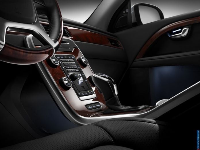 2014 Volvo S80 - фотография 21 из 41