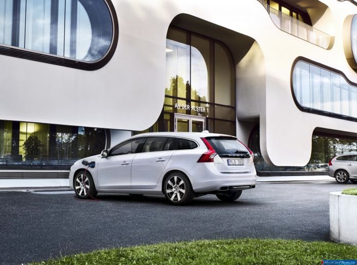 2014 Volvo V60 plug-in Hybrid - фотография 2 из 13