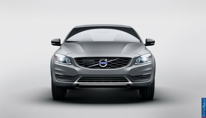 2015 Volvo S60 Cross Country - фотография 4 из 8