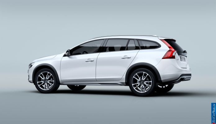 2015 Volvo V60 Cross Country - фотография 2 из 8