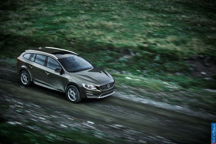 2015 Volvo V60 Cross Country - фотография 4 из 8
