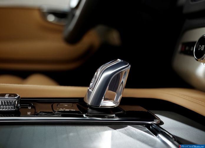 2015 Volvo XC90 - фотография 71 из 149