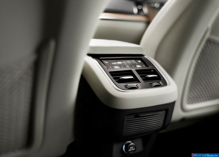 2015 Volvo XC90 - фотография 87 из 149
