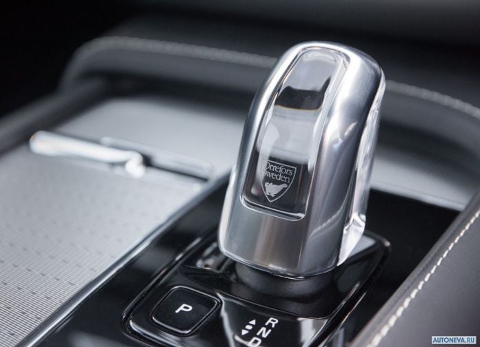 2016 Volvo XC90 T8 Twin Engine - фотография 85 из 149