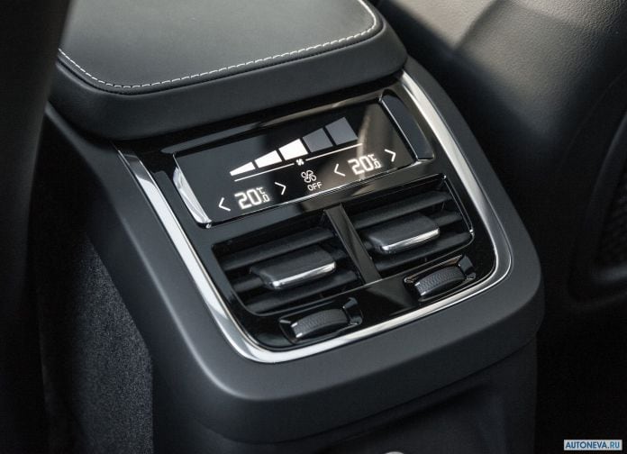 2016 Volvo XC90 T8 Twin Engine - фотография 87 из 149