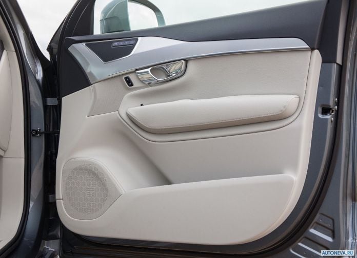 2016 Volvo XC90 T8 Twin Engine - фотография 88 из 149