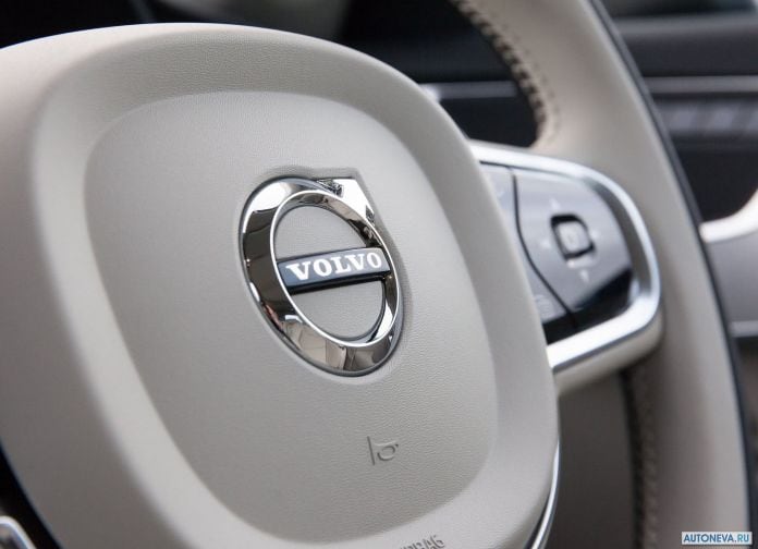 2016 Volvo XC90 T8 Twin Engine - фотография 94 из 149