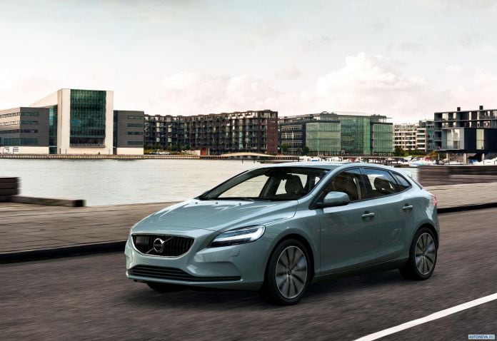 2017 Volvo V40 - фотография 1 из 28