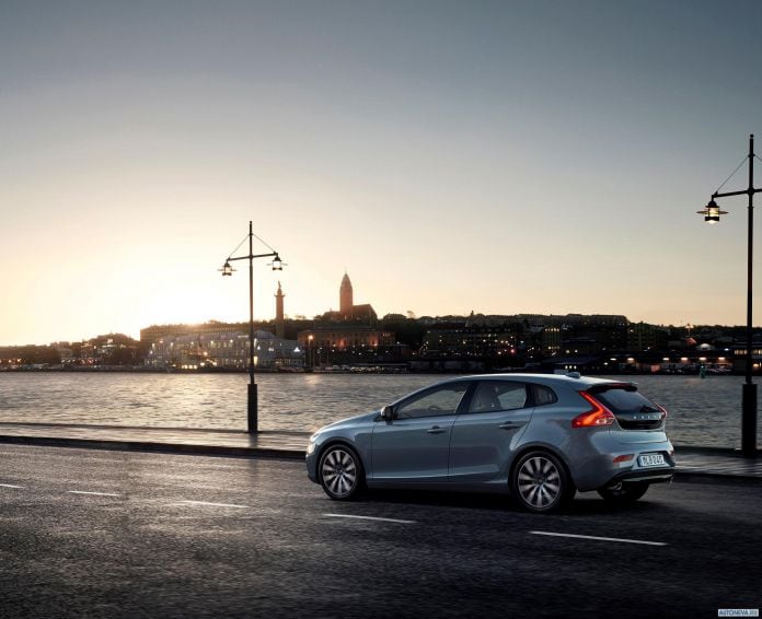 2017 Volvo V40 - фотография 6 из 28