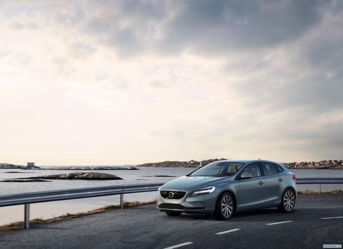 2017 Volvo V40 - фотография 7 из 28