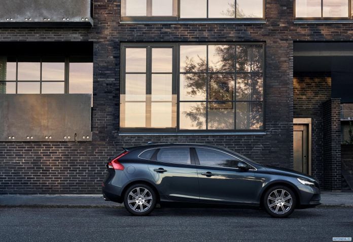2017 Volvo V40 - фотография 12 из 28