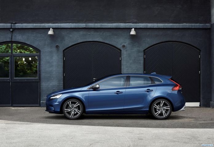 2017 Volvo V40 - фотография 13 из 28