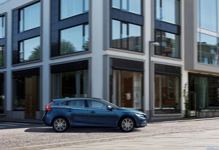 2017 Volvo V40 - фотография 14 из 28
