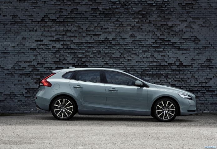 2017 Volvo V40 - фотография 15 из 28
