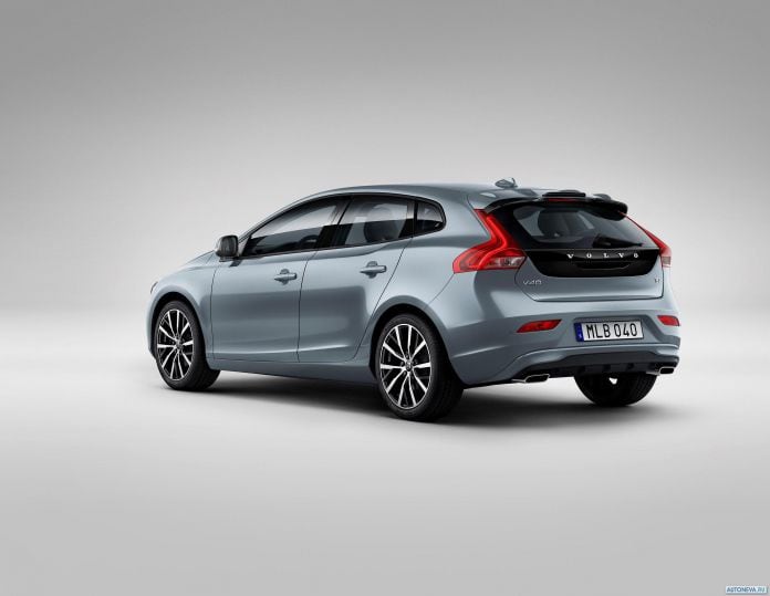2017 Volvo V40 - фотография 18 из 28