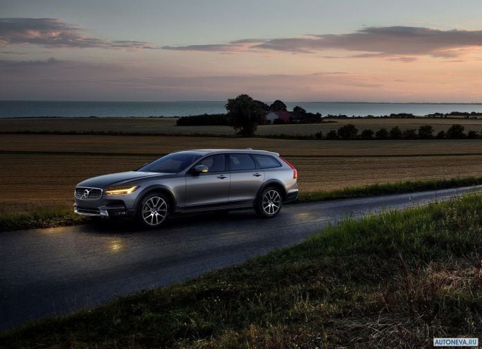 2017 Volvo V90 Cross Country - фотография 1 из 79
