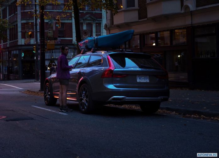 2017 Volvo V90 Cross Country - фотография 36 из 79