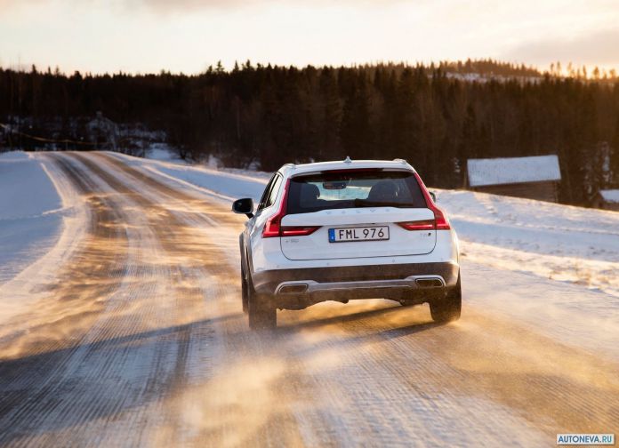 2017 Volvo V90 Cross Country - фотография 40 из 79