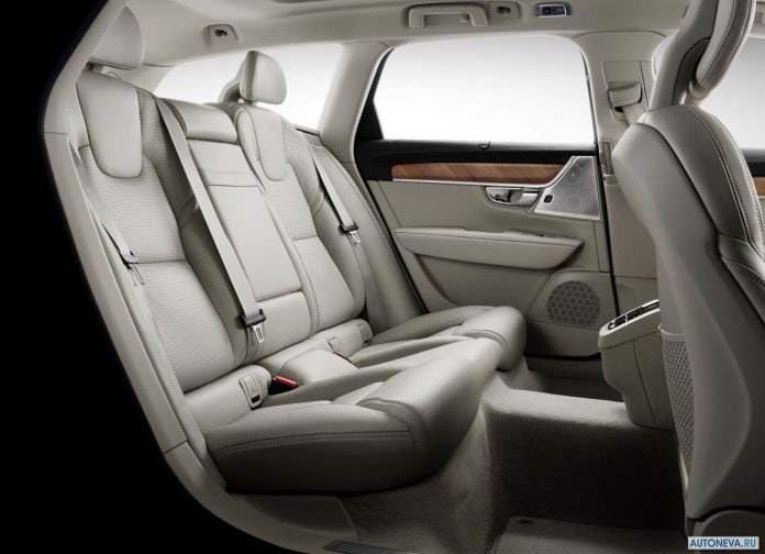 2017 Volvo V90 Estate - фотография 32 из 45