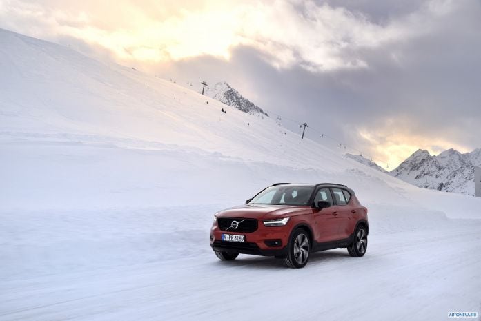 2018 Volvo XC40 D4 R-Design - фотография 8 из 40 2018 Volvo XC40 D4 R-Design - фотография 8 из 40