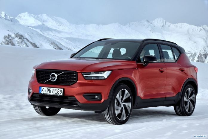 2018 Volvo XC40 D4 R-Design - фотография 10 из 40