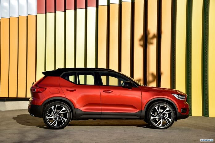 2018 Volvo XC40 D4 R-Design - фотография 26 из 40