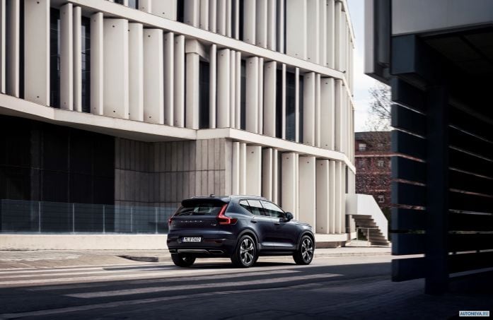 2018 Volvo XC40 T5 Inscription - фотография 12 из 21