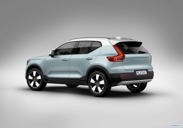 2018 Volvo XC40 T5 Momentum - фотография 6 из 18