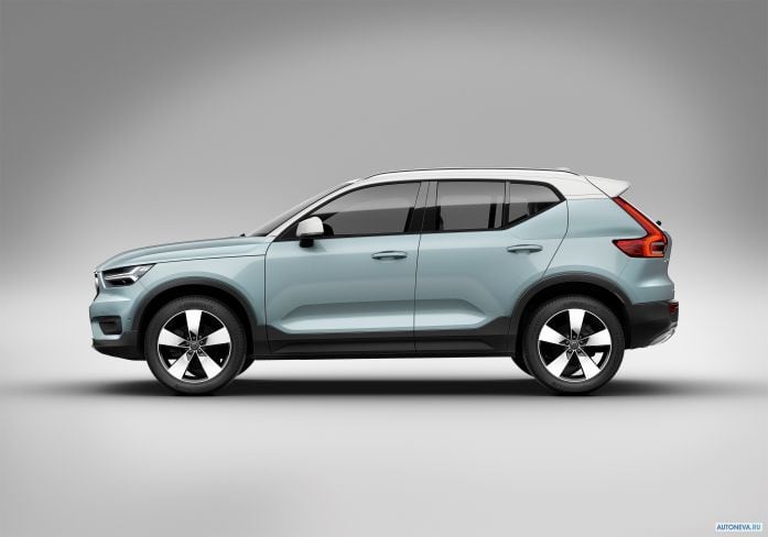 2018 Volvo XC40 T5 Momentum - фотография 8 из 18