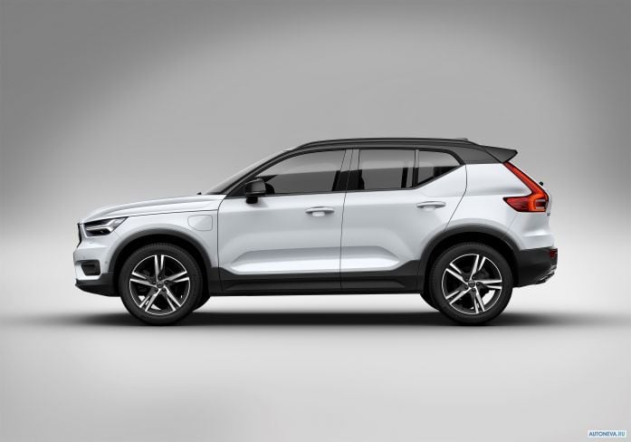 2018 Volvo XC40 T5 plug-in hybrid R-Design - фотография 2 из 7