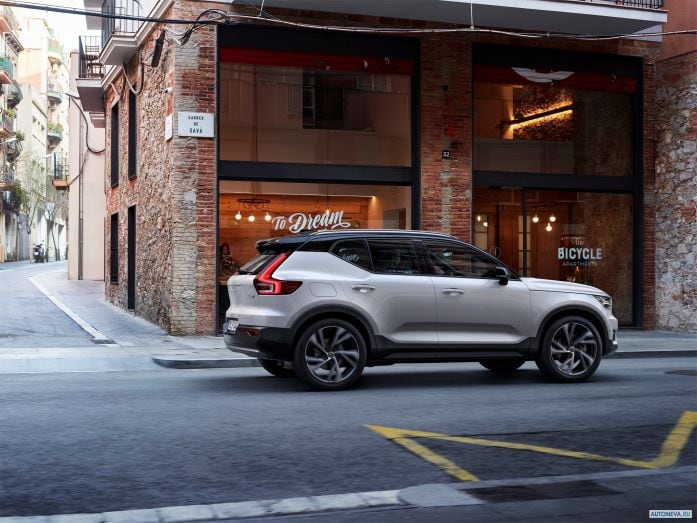 2018 Volvo XC40 T5 R-Design - фотография 14 из 40 2018 Volvo XC40 T5 R-Design - фотография 14 из 40