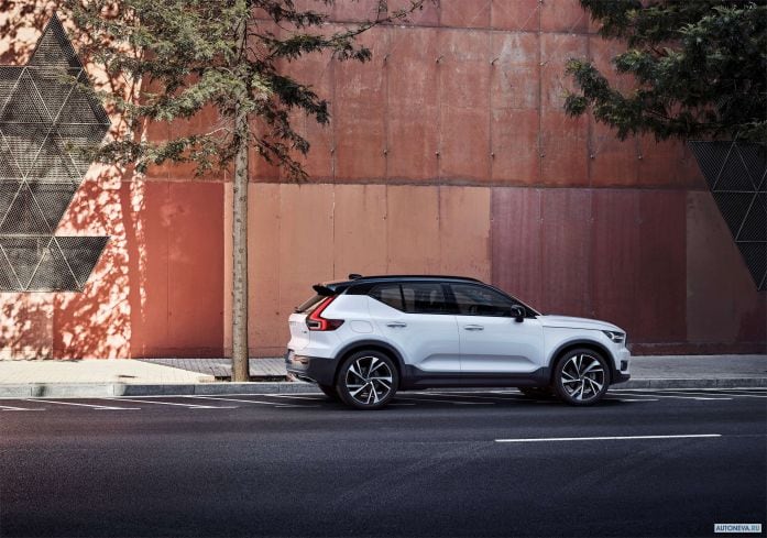 2018 Volvo XC40 T5 R-Design - фотография 15 из 40 2018 Volvo XC40 T5 R-Design - фотография 15 из 40