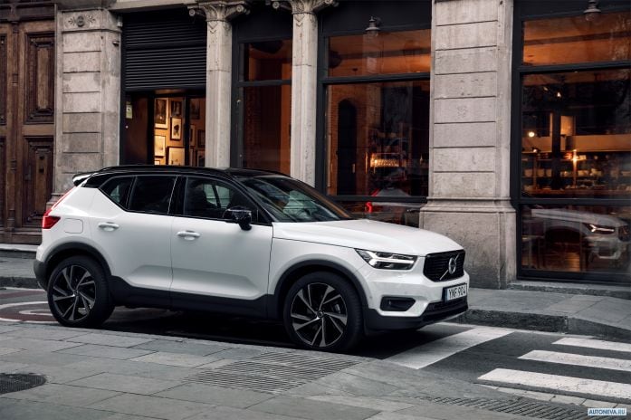 2018 Volvo XC40 T5 R-Design - фотография 17 из 40 2018 Volvo XC40 T5 R-Design - фотография 17 из 40