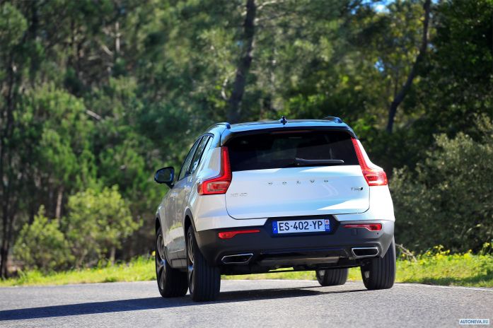 2018 Volvo XC40 T5 R-Design - фотография 23 из 40 2018 Volvo XC40 T5 R-Design - фотография 23 из 40