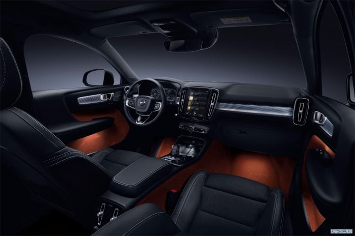 2018 Volvo XC40 T5 R-Design - фотография 32 из 40 2018 Volvo XC40 T5 R-Design - фотография 32 из 40