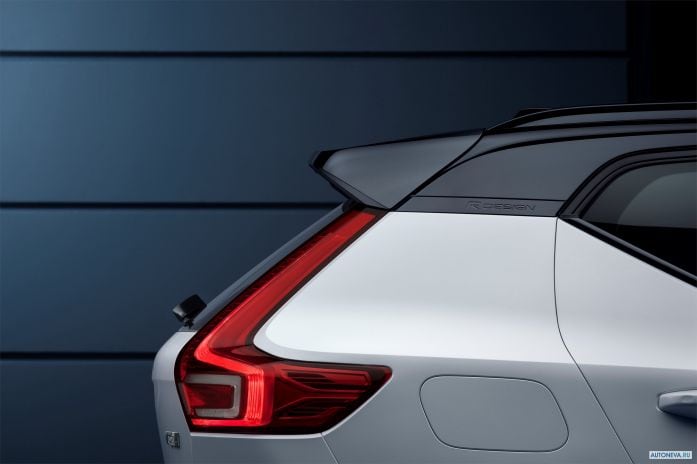 2018 Volvo XC40 T5 R-Design - фотография 37 из 40 2018 Volvo XC40 T5 R-Design - фотография 37 из 40