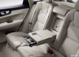 volvo_2018_xc60_083.jpg