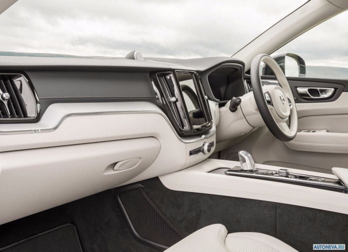 2018 Volvo XC60 UK-version - фотография 99 из 159