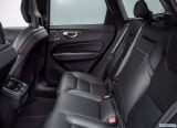 volvo_2018_xc60_uk_version_102.jpg