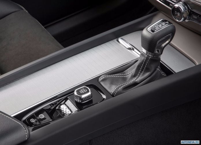 2018 Volvo XC60 UK-version - фотография 104 из 159