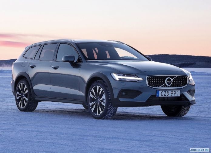 2019 Volvo V60 Cross Country - фотография 1 из 107