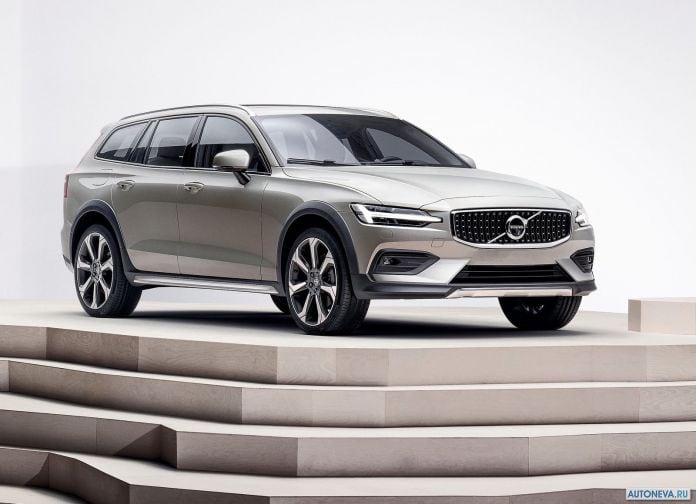 2019 Volvo V60 Cross Country - фотография 3 из 107