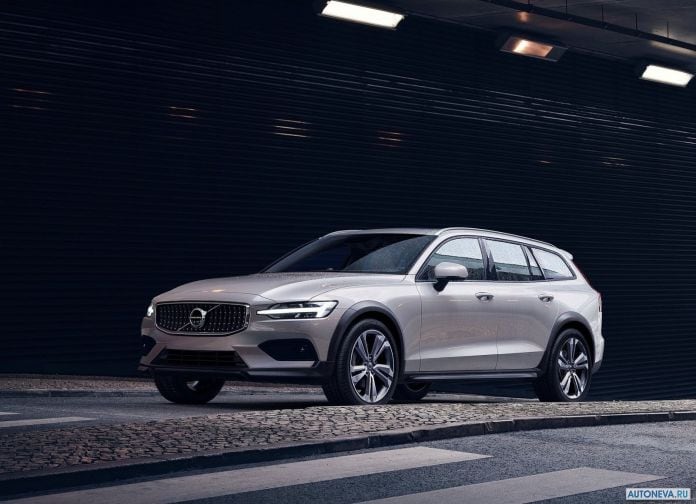 2019 Volvo V60 Cross Country - фотография 6 из 107