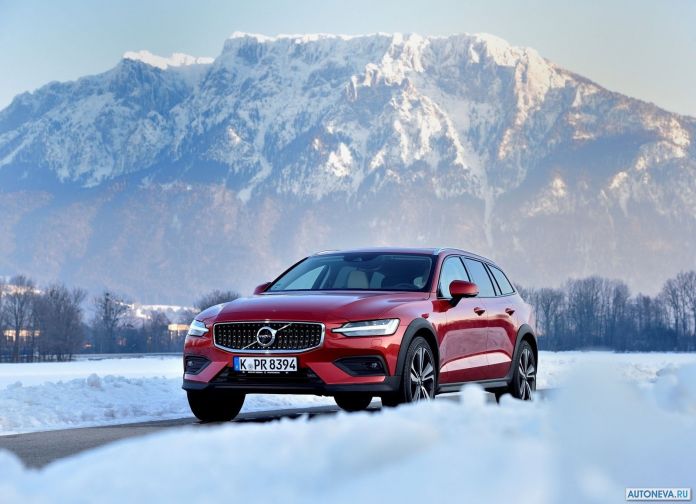 2019 Volvo V60 Cross Country - фотография 11 из 107