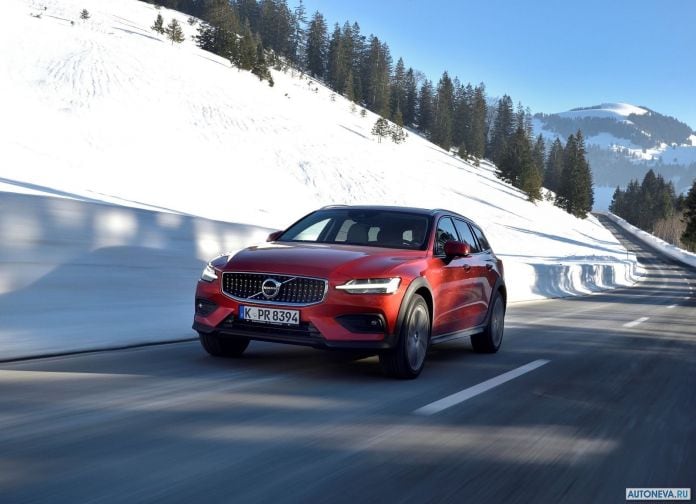 2019 Volvo V60 Cross Country - фотография 17 из 107